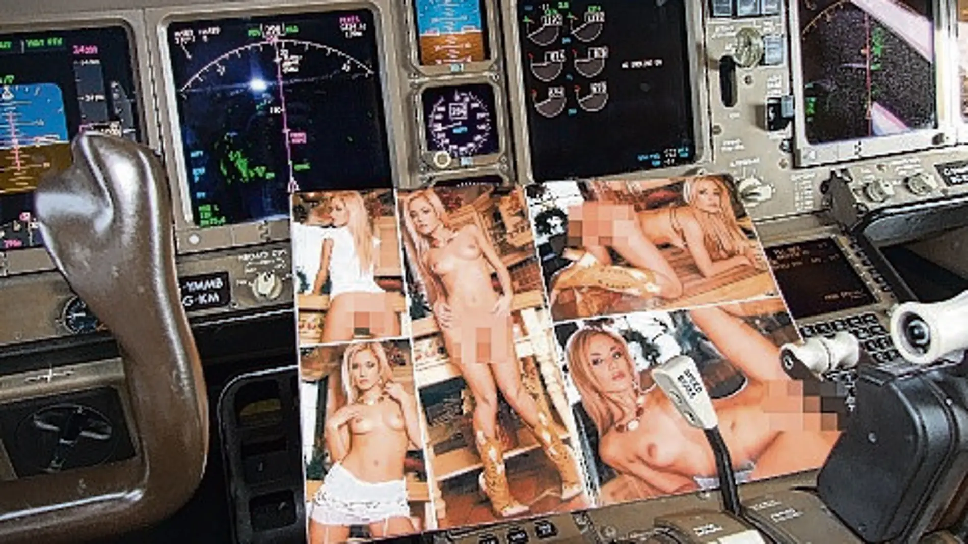 Revistas pornográficas sobre la cabina del avión
