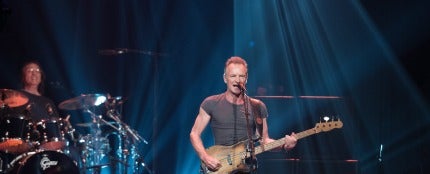 Sting ofrece un concierto benéfico en la sala Bataclan en el aniversario de los atentados de París