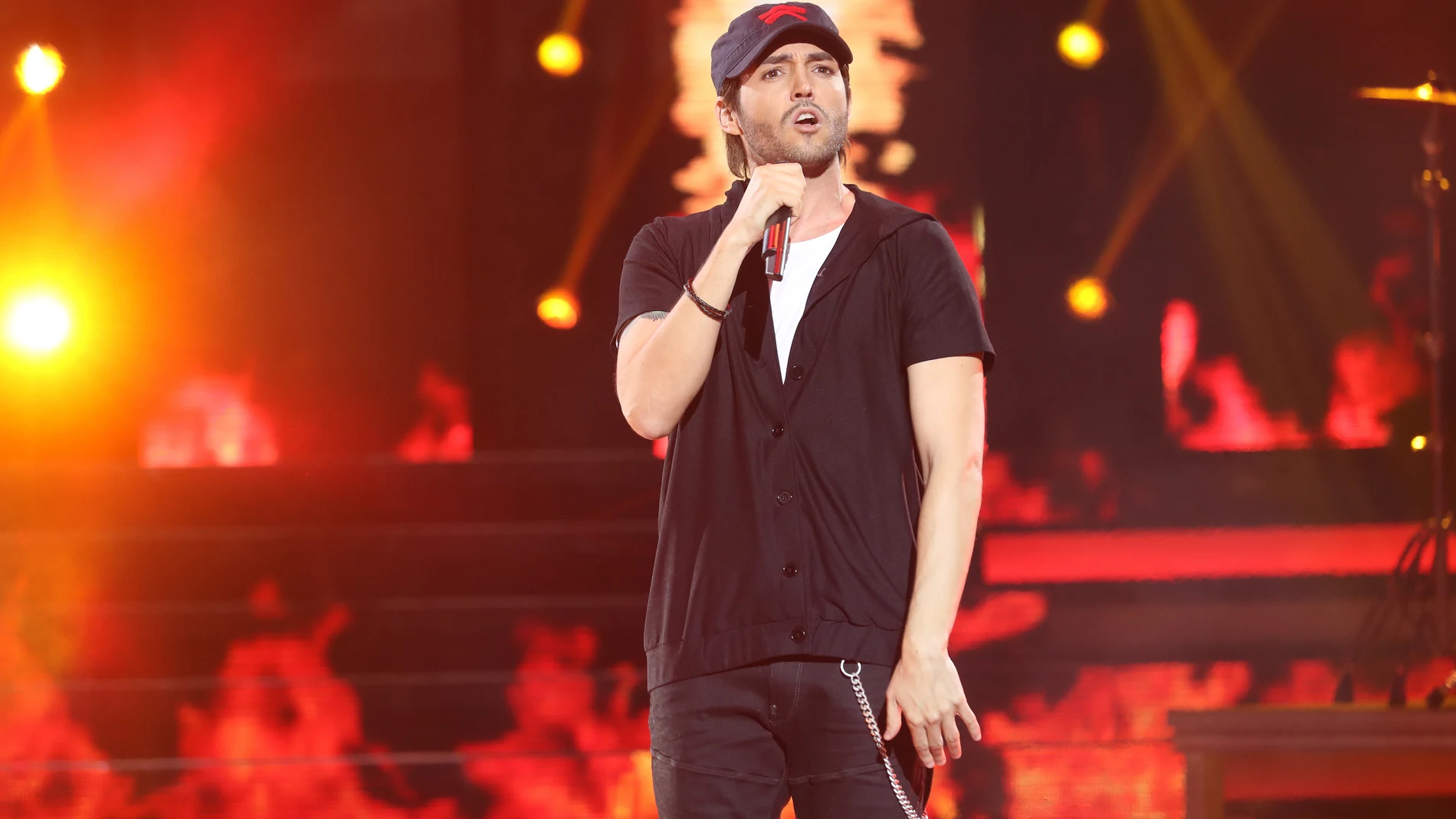 Tu cara me suena - David Guapo imita a Enrique Iglesias Tu cara me suena - David Guapo imita a Enrique Iglesias