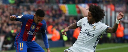 Neymar y Marcelo durante El Cl&aacute;sico