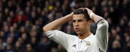 Cristiano Ronaldo se lamenta tras una jugada