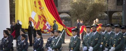 Imagen de archivo del acto de izado solemne de la bandera en la Plaza de Colón con motivo de la celebración del Día de la Constitución en 2016