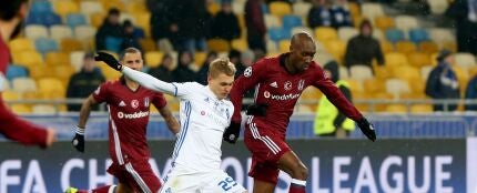 Momentos del encuentro entre el Dinamo de Kiev ante el Besiktas