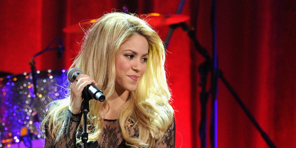 Shakira actuando en BMI Pop Awards 2014
