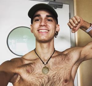 Pablo Ráez cuando recibió el alta tras 38 días hospitalizado Pablo Ráez cuando recibió el alta tras 38 días hospitalizado