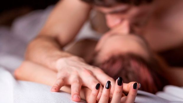 Pareja en la cama