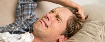 Hombre llorando Hombre llorando