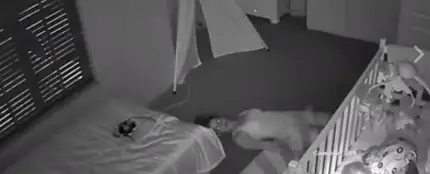 El divertido método de esta madre para salir de la habitación sin despertar a su bebé El divertido método de esta madre para salir de la habitación sin despertar a su bebé