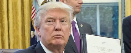 Trump firma una orden para sacar a EEUU del TPP Trump firma una orden para sacar a EEUU del TPP