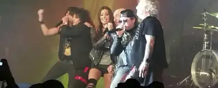 Pilar Rubio se sube al escenario con Obús Pilar Rubio se sube al escenario con Obús
