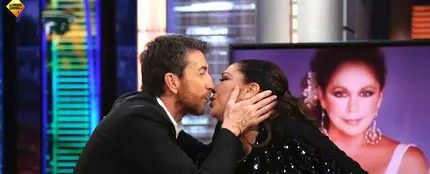 Pablo Motos besa en los labios a Isabel Pantoja Pablo Motos besa en los labios a Isabel Pantoja