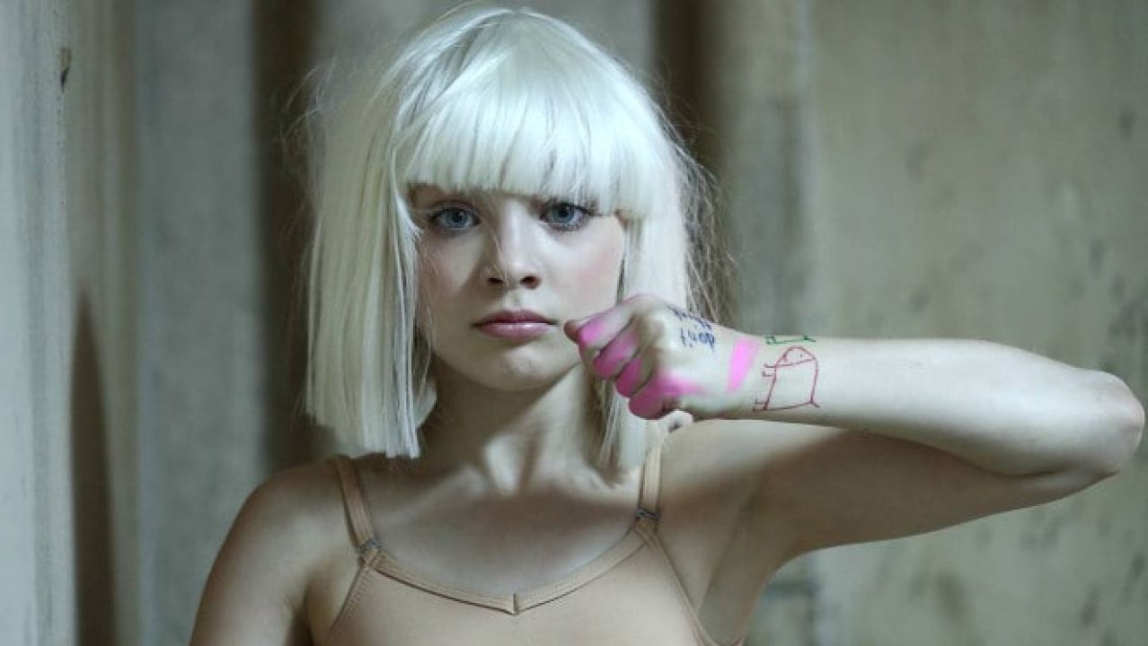 Así ha crecido la joven bailarina de los videoclips de Sia Europa FM