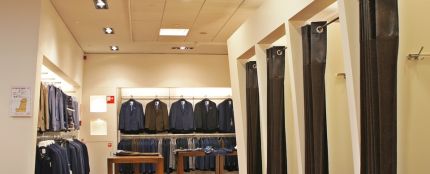 Una tienda de ropa masculina Una tienda de ropa masculina