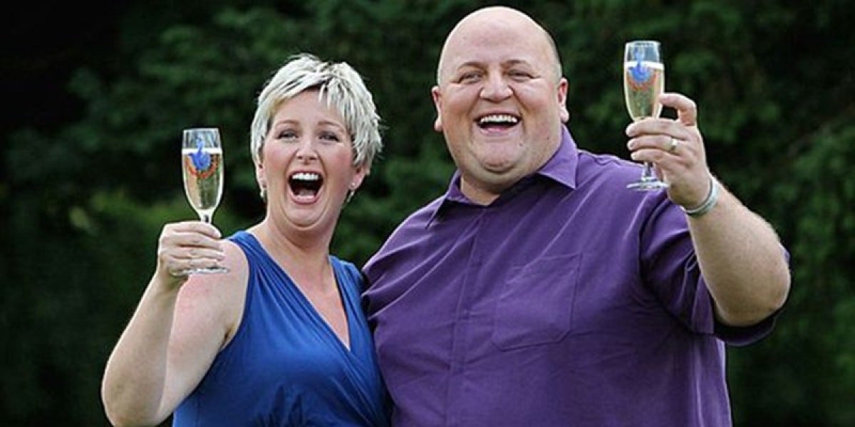 Adrian Bayford junto a su primera esposa Gillian