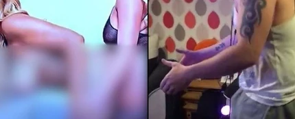 Pilla a su marido en plena faena con una peli porno de realidad virtual Pilla a su marido en plena faena con una peli porno de realidad virtual