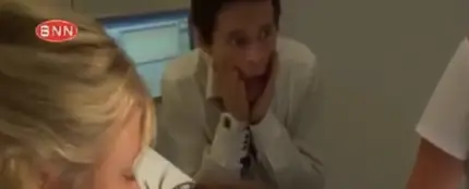 La reacción de un joven durante el nacimiento de su hijo se hace viral La reacción de un joven durante el nacimiento de su hijo se hace viral