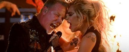 Lady Gaga con Metallica en los Grammys 2017