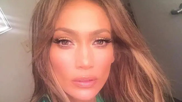 Jennifer Lopez posa en Instagram después de un show