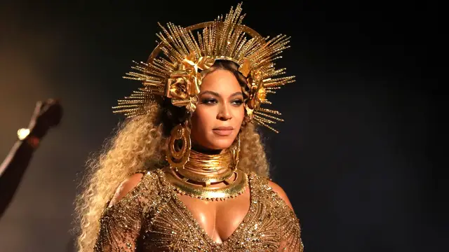 Actuación embarazada de Beyoncé en los Premios Grammy 2017