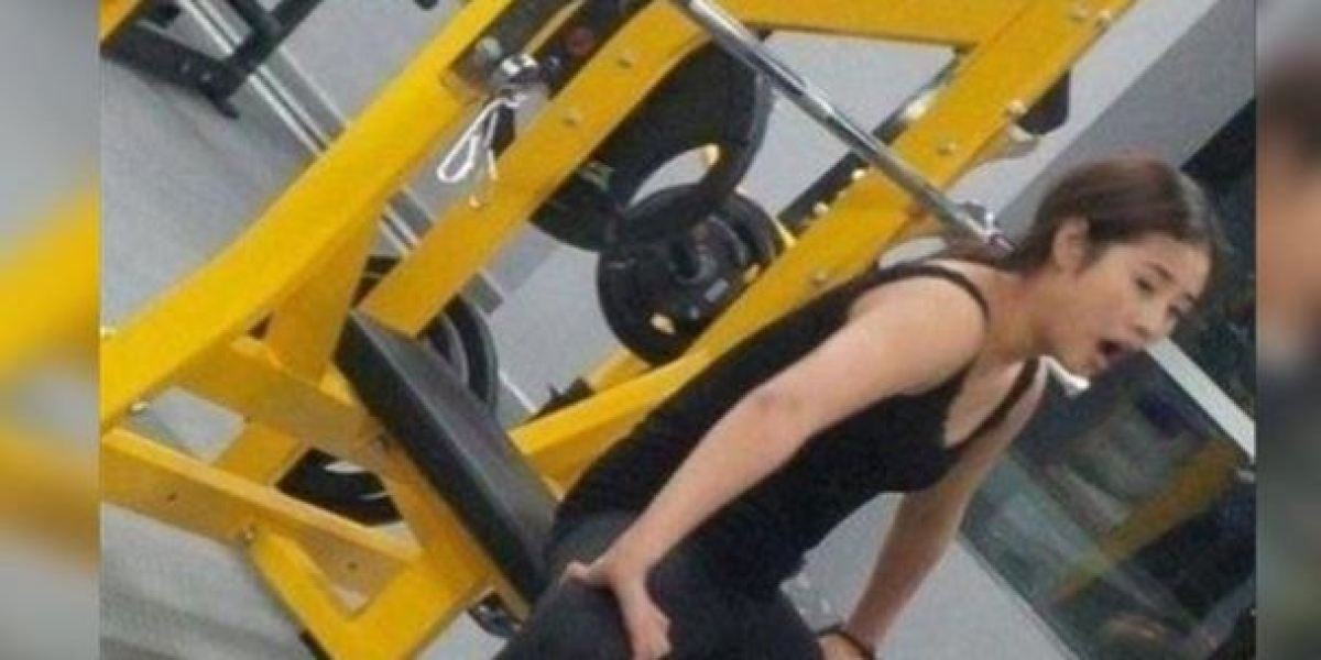 La inexplicable postura de una chica entrenando que está volviendo loca a la red