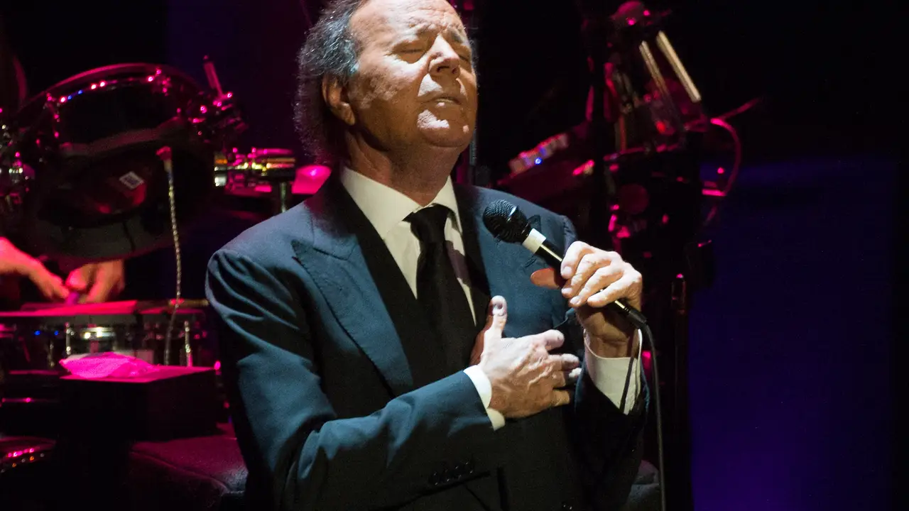 Julio Iglesias en concierto Julio Iglesias en concierto