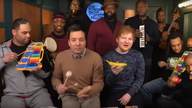 Ed Sheeran con Jimmy Fallon y The Roots