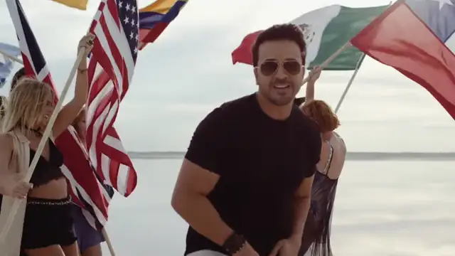 Luis Fonsi en el tema Wave Your Flag
