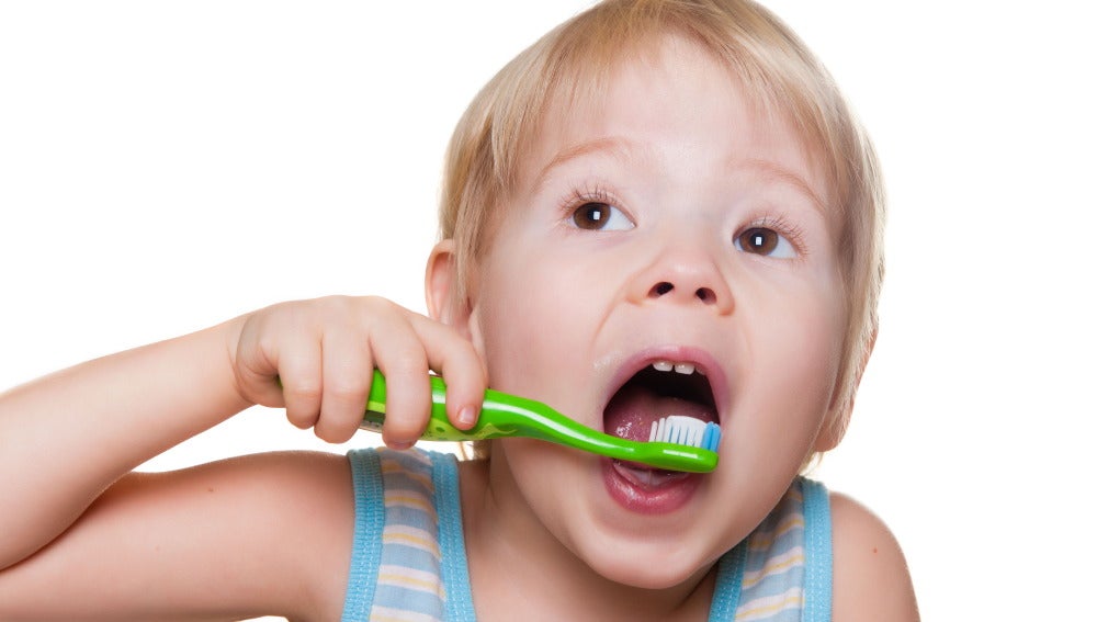 ¿Cómo enseñar a los niños a lavarse los dientes de forma correcta?