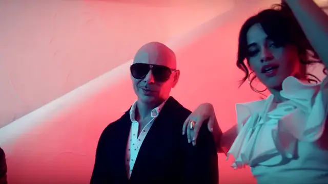 J Balvin, Pitbull y Camila Cabello en 'Hey Ma'