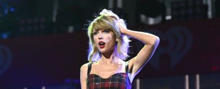 Taylor Swift durante una de sus actuaciones