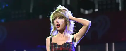 Taylor Swift durante una de sus actuaciones Taylor Swift durante una de sus actuaciones