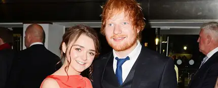 Maisie Williams y Ed Sheeran Maisie Williams y Ed Sheeran