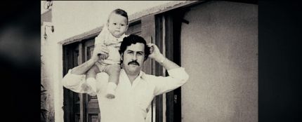 Pablo Escobar con su hijo