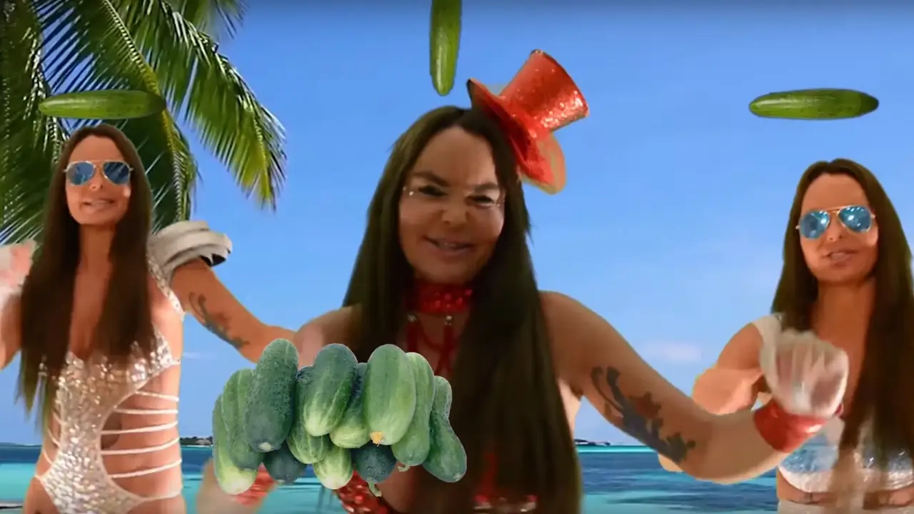 Leticia Sabater en su videoclip 'Toma Pepinazo' Leticia Sabater en su videoclip 'Toma Pepinazo'