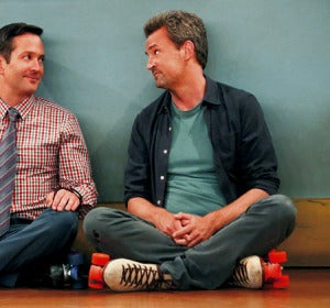 La extraña pareja, protagonizada por Matthew Perry La extraña pareja, protagonizada por Matthew Perry