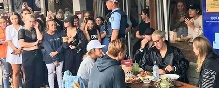 Justin Bieber, acosado por sus fans Justin Bieber, acosado por sus fans
