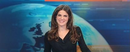 La presentadora del canal TG5 de la televisión Italiana, Constanza Calabrese 