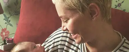 Soraya Arnelas con su hija Manuela Soraya Arnelas con su hija Manuela