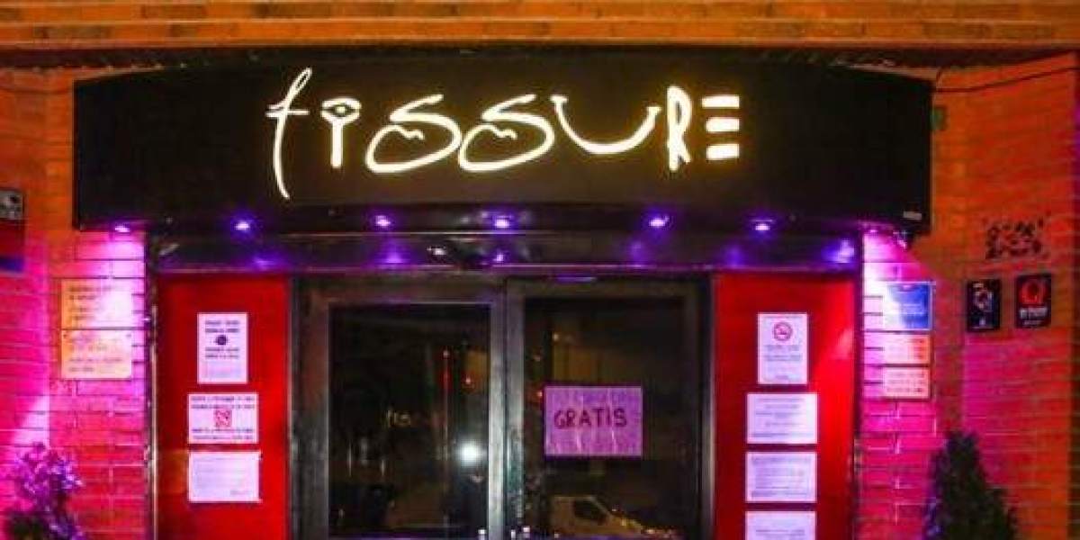 Entrada del pub Fissure, en Lleida