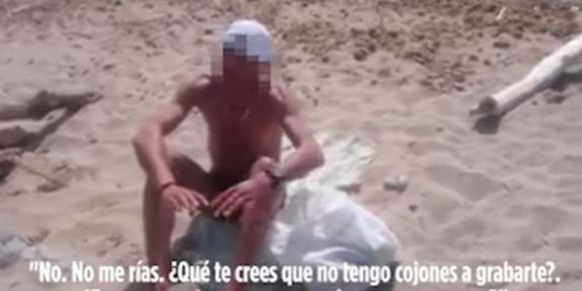 Una joven graba y humilla a un acosador que se masturba mirándole en la playa