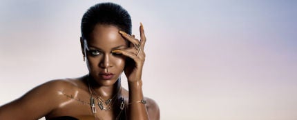 Rihanna luciendo las joyas que ha dise&ntilde;ado para Chopard