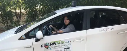 Sonia López dirige la emisora de taxi Dona dentro de Confitaxi Sonia López dirige la emisora de taxi Dona dentro de Confitaxi