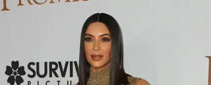 Kim Kardashian estrena nuevo look Kim Kardashian estrena nuevo look