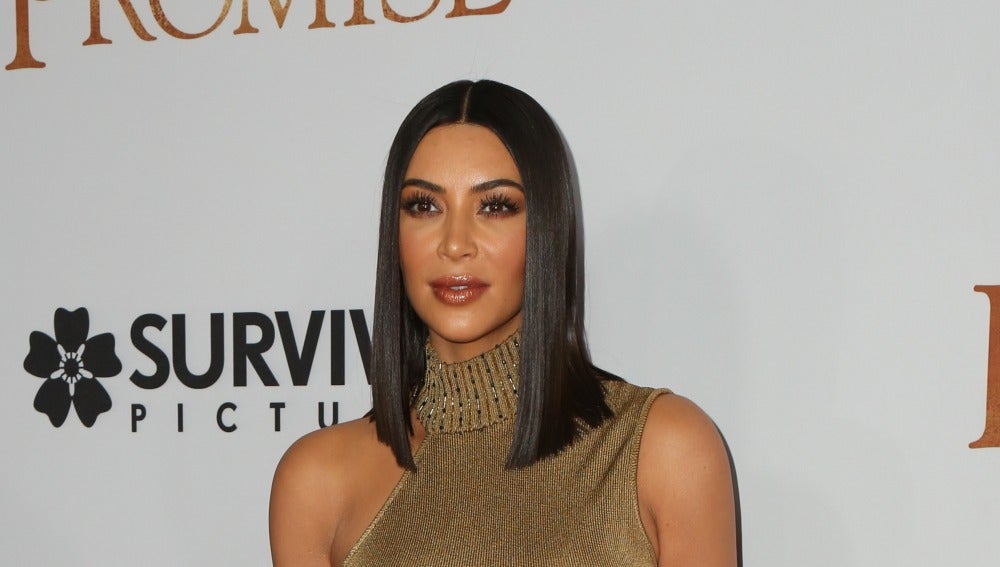 Kim Kardashian estrena nuevo look