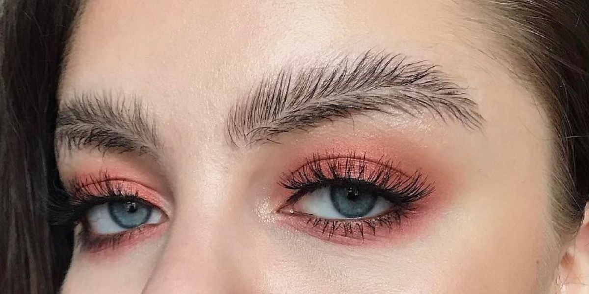 Las "cejas pluma", la nueva tendencia en Instagram