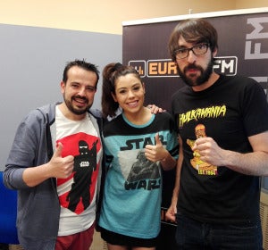 Alba Horcajuelo de Neox Games con Quique Peinado y Kiko Béjar Alba Horcajuelo de Neox Games con Quique Peinado y Kiko Béjar