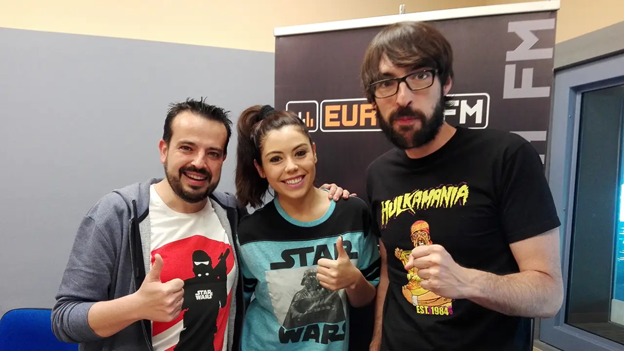 Alba Horcajuelo de Neox Games con Quique Peinado y Kiko Béjar Alba Horcajuelo de Neox Games con Quique Peinado y Kiko Béjar