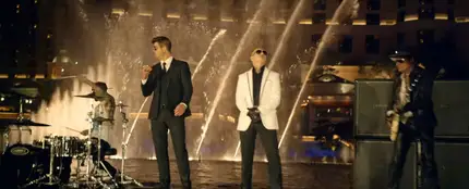 Pitbull junto con Robin Thicke, Joe Perry, Travis Barker Pitbull junto con Robin Thicke, Joe Perry, Travis Barker