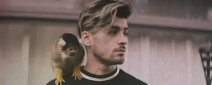 Zayn en el videoclip 'Still Got Time' Zayn en el videoclip 'Still Got Time'