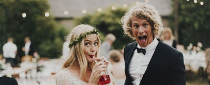 Una pareja en su boda